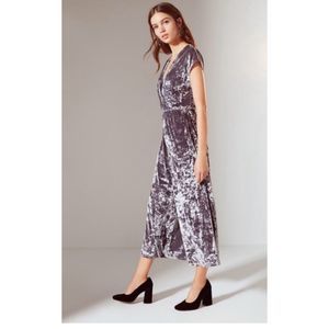 Urban Outfitters Women’s Silver/Gray Metallic Short Sleeve Jumpsuit, Small, Used